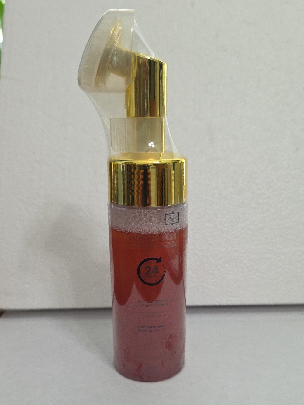 Ruby Pomegranate 24 Hr Lava Foam Cleanser - Gold/Red With Brush Head